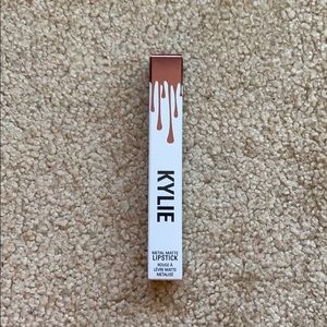 Kylie Metal Matte Lipstick in Reign